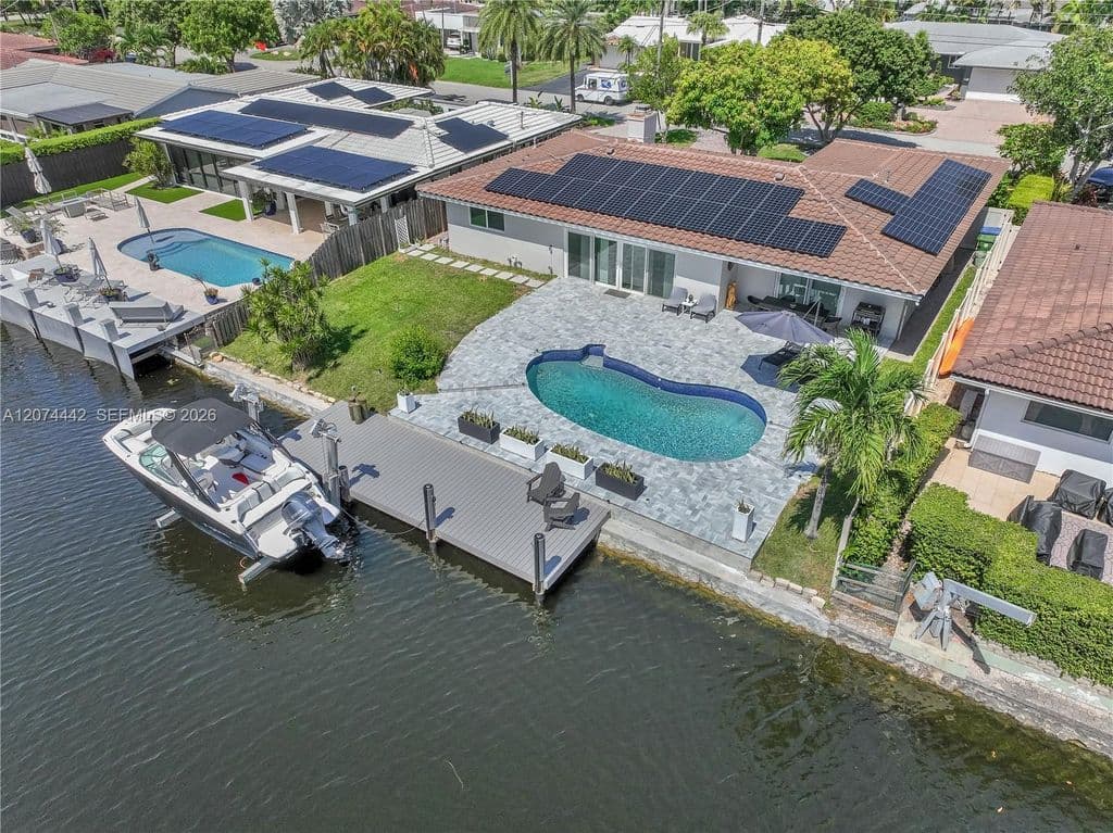3+1 Müstakil ev — 2225 NE 16th Ave