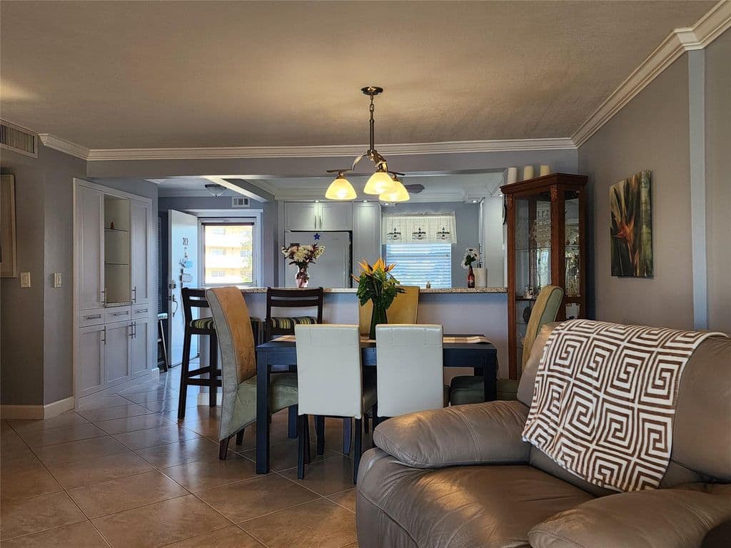 2+1 Condo — 321 SE 3rd Street #302