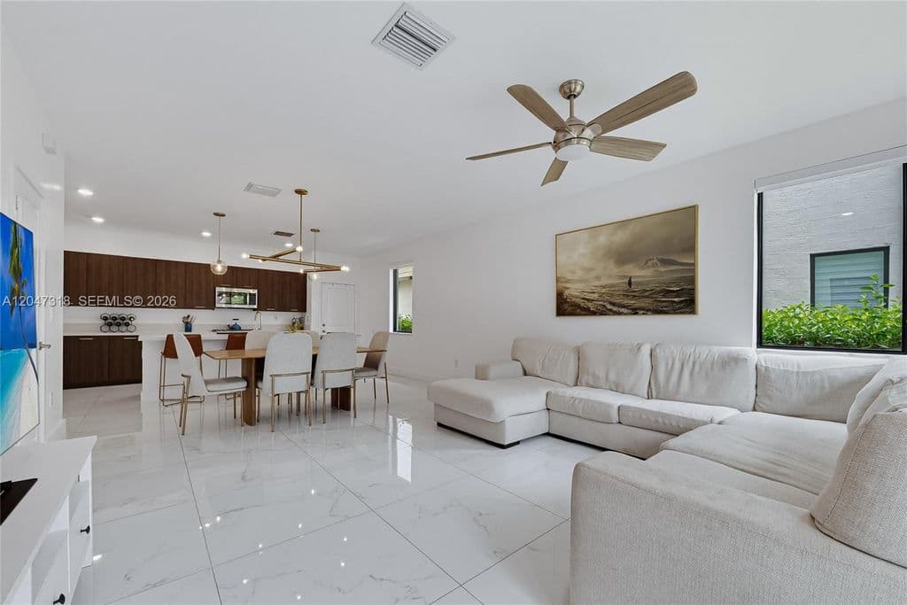 4+1 Müstakil ev — 4605 NW 83rd Path