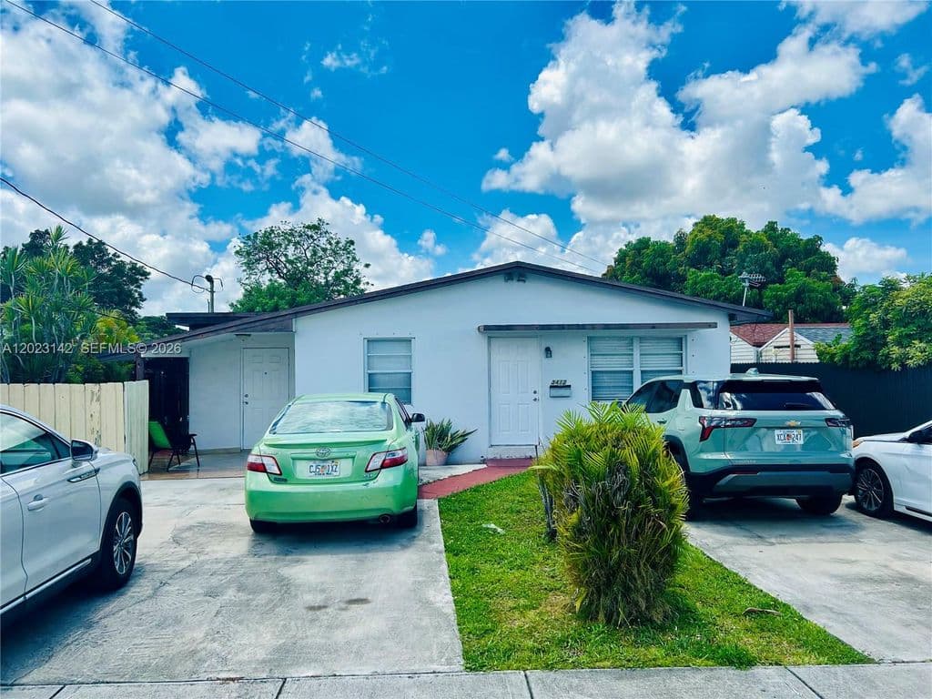 4-bedroom Property — 3410 SW 89th Ct