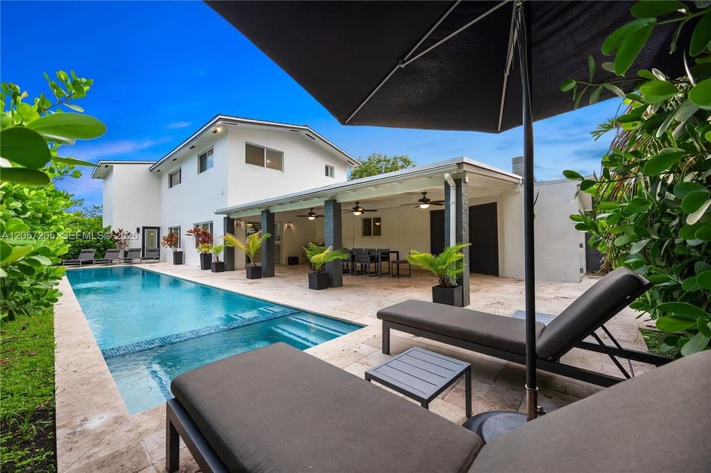 6-bedroom Single-Family Home — 1651 SW 13th Ave
