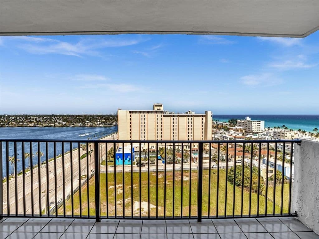 2+1 Condo — 1201 S Ocean Dr APT 1112N