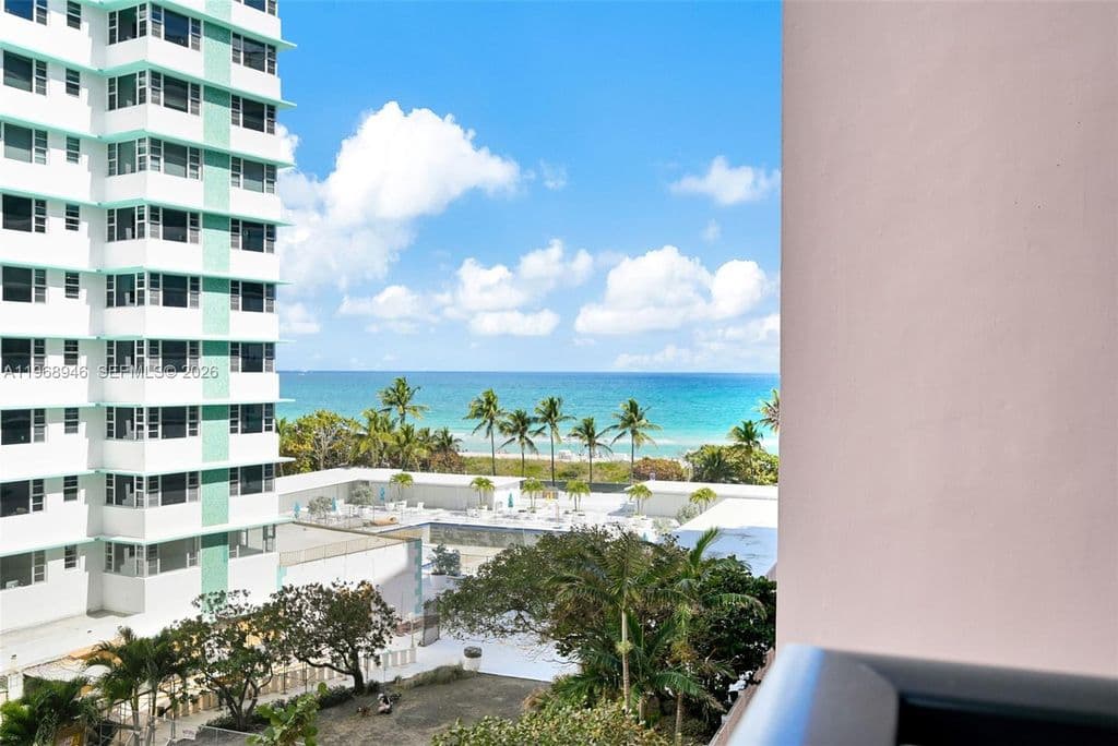 2+1 Condo — 5225 Collins Ave APT 714