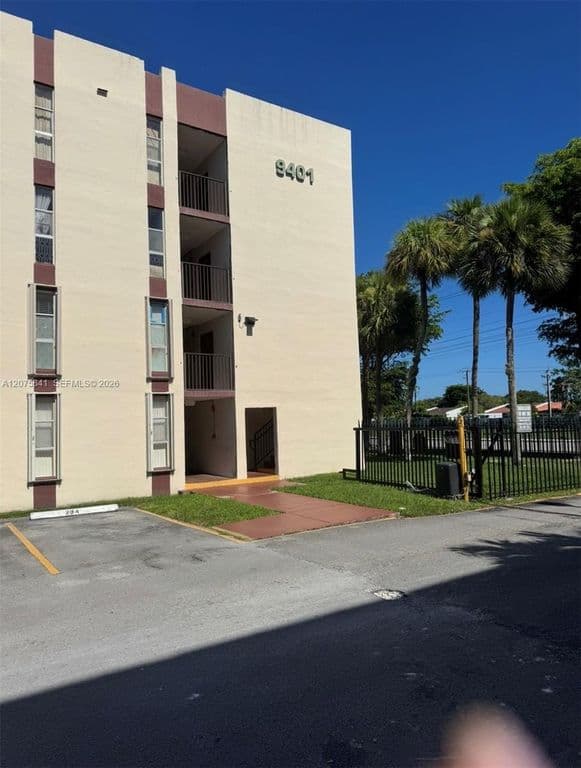 2+1 Condo — 9401 SW 4th St APT 103