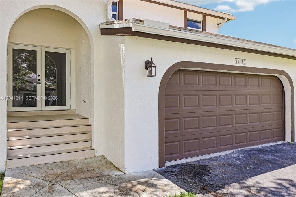 4-bedroom Single-Family Home — 15010 E Falcons Lea Dr