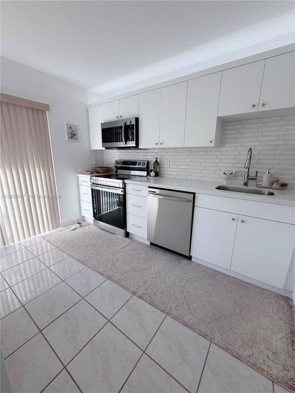 2-bedroom Condo — 17000 NW 67th Ave APT 112