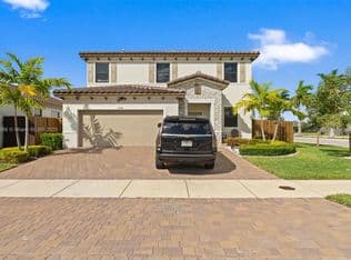 5-bedroom Single-Family Home — 11903 SW 241 St, Homestead, 33032