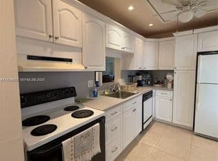 2-bedroom Condo — 4270 NW 40th St APT 202, Fort Lauderdale, 33319