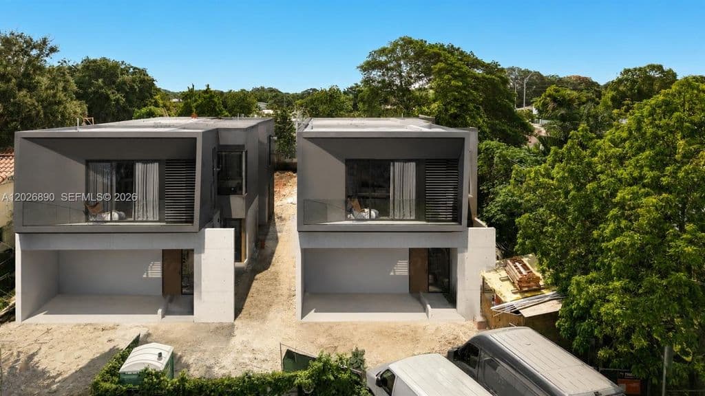 4+1 Müstakil ev — 2311 SW 61st Ave