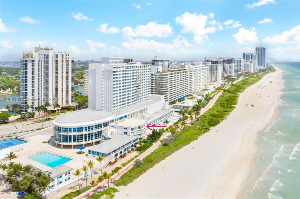 2-bedroom Property — 5445 Collins Ave APT P2
