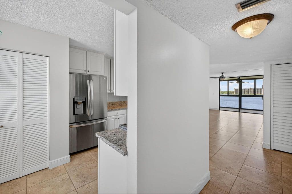 2+1 Condo — 115 Lake Emerald Drive #403