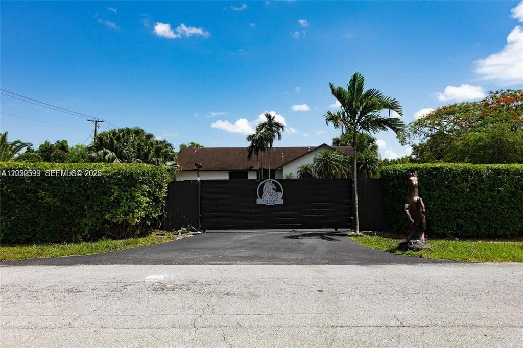 4-bedroom Single-Family Home — 21290 SW 234th St