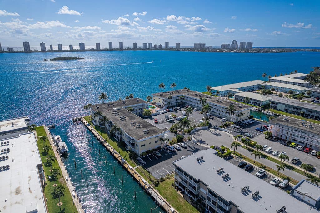 2-bedroom Condo — 101 Doolen Court #201