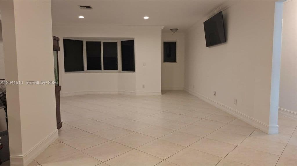 3-bedroom Single-Family Home — 1800 N 55th Ave