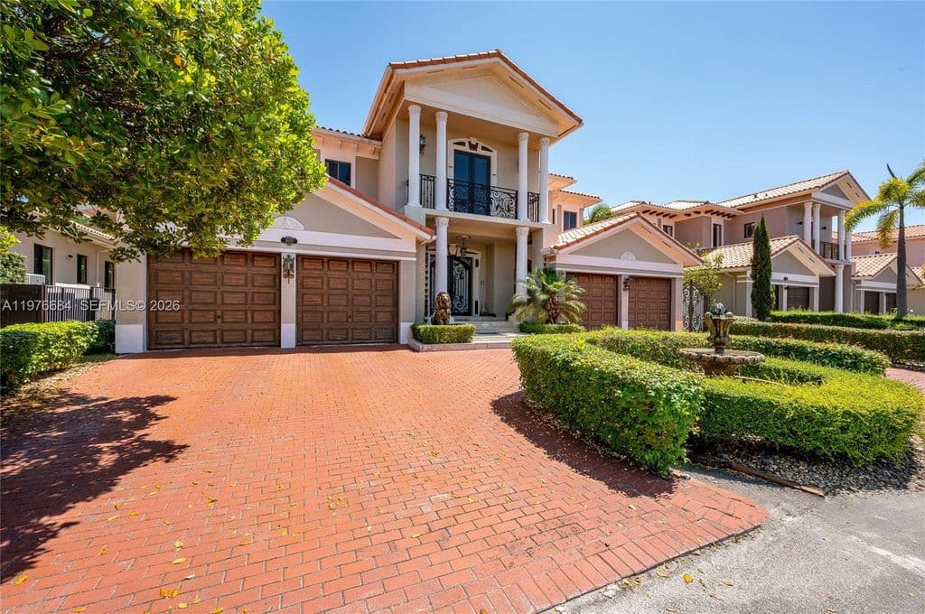 5+1 Müstakil ev — 18821 SW 74th Ct
