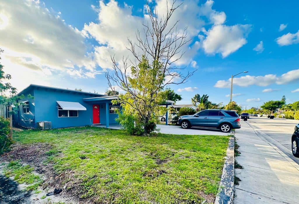 3-bedroom Single-Family Home — 1118 N E Street