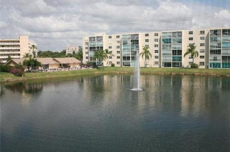 2+1 Condo — 1024 SE 5th Avenue #308