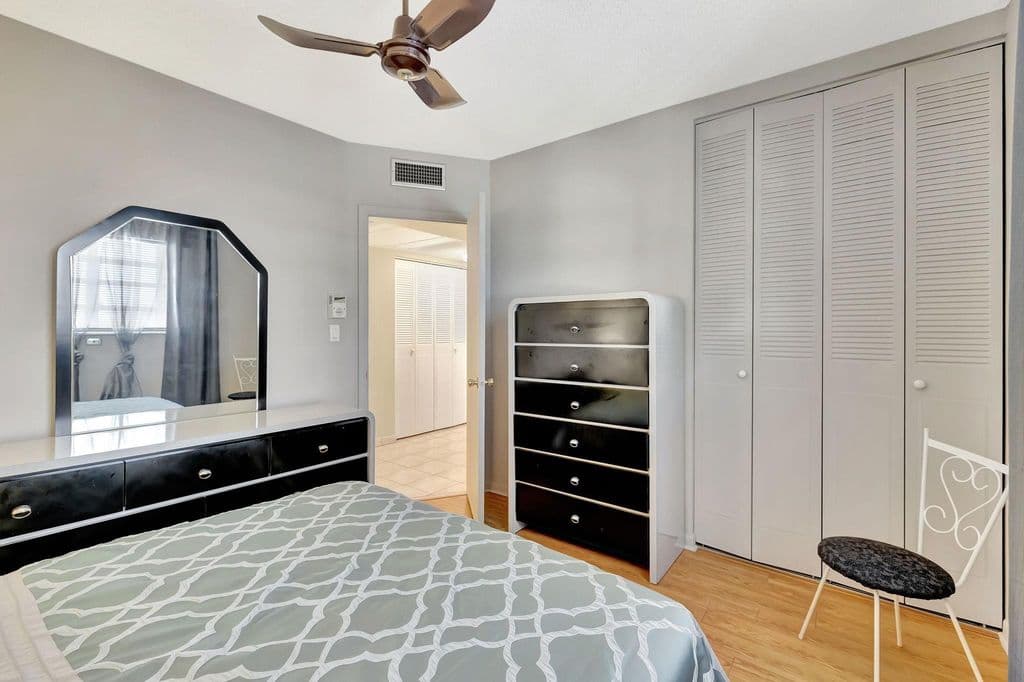 2+1 Condo — 4431 NW 16th Street #303