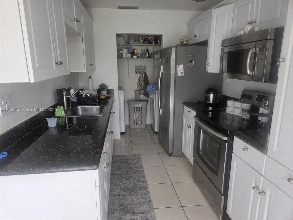 3-bedroom Single-Family Home — 11871 SW 123rd Pl