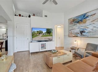 4+1 Müstakil ev — 2701 Garfield St, Hollywood, 33020