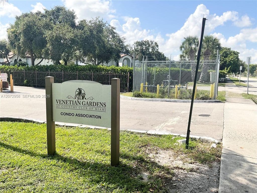 2+1 Condo — 17901 NW 68th Ave APT T207