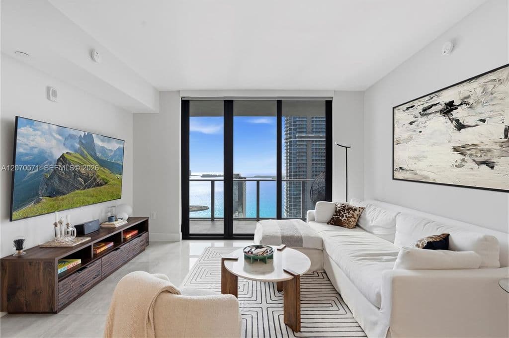 2-bedroom Condo — 1010 Brickell Ave Unit 3903