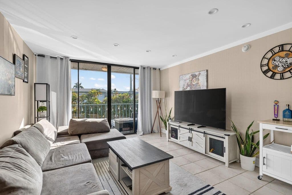 2-bedroom Condo — 1531 SE 15th #6