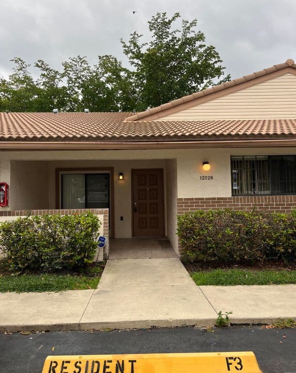 3+1 Condo — 12028 ROYAL PALM Boulevard #3-F
