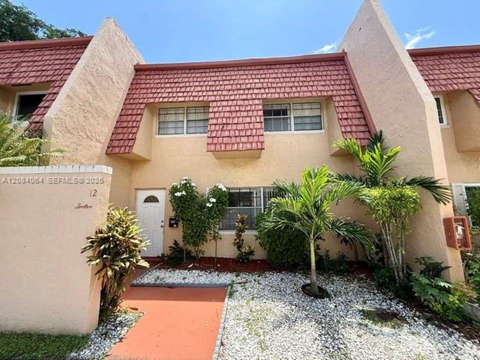 3+1 Condo — 12 Meacham Ln #12