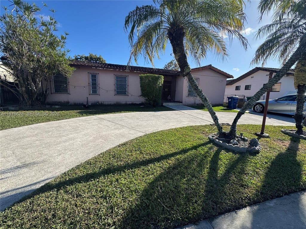 3+1 Müstakil ev — 10730 SW 66th Dr