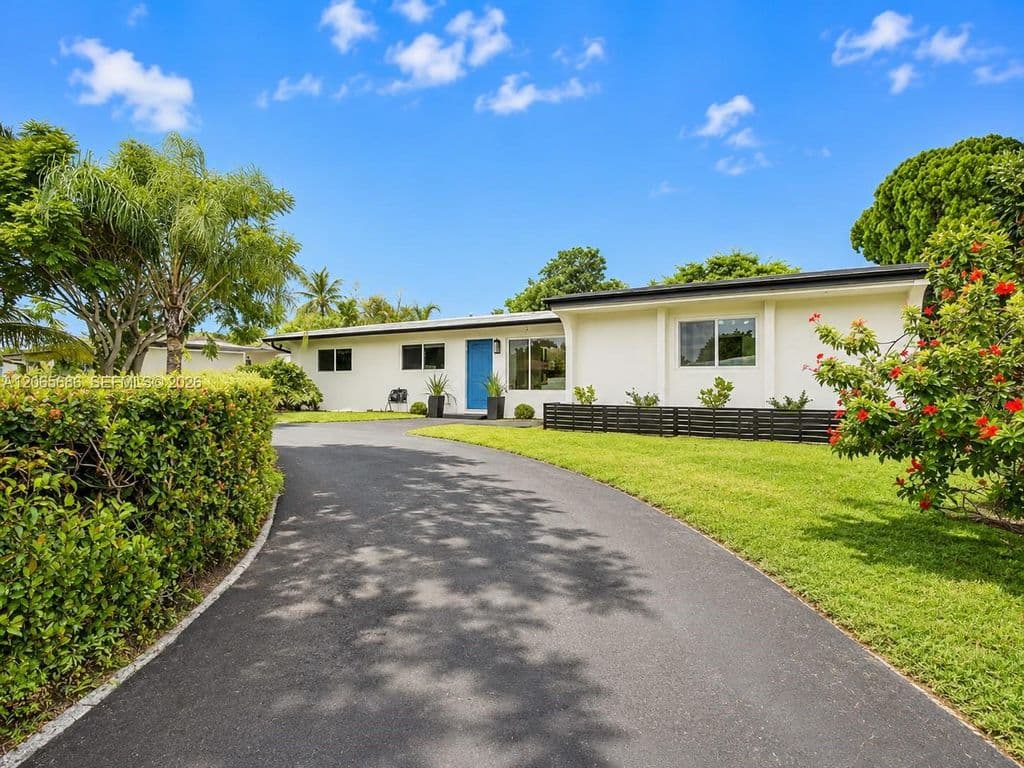 4-bedroom Single-Family Home — 1321 NE 26th Ter