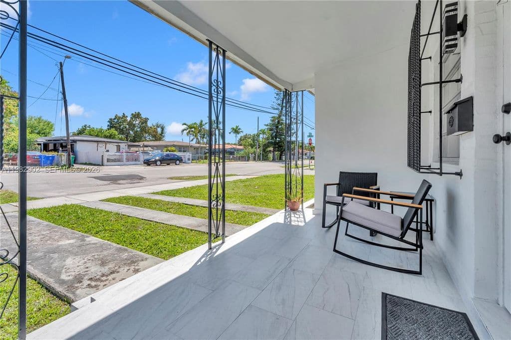 5+1 Mülk — 250 NW 34th Ave