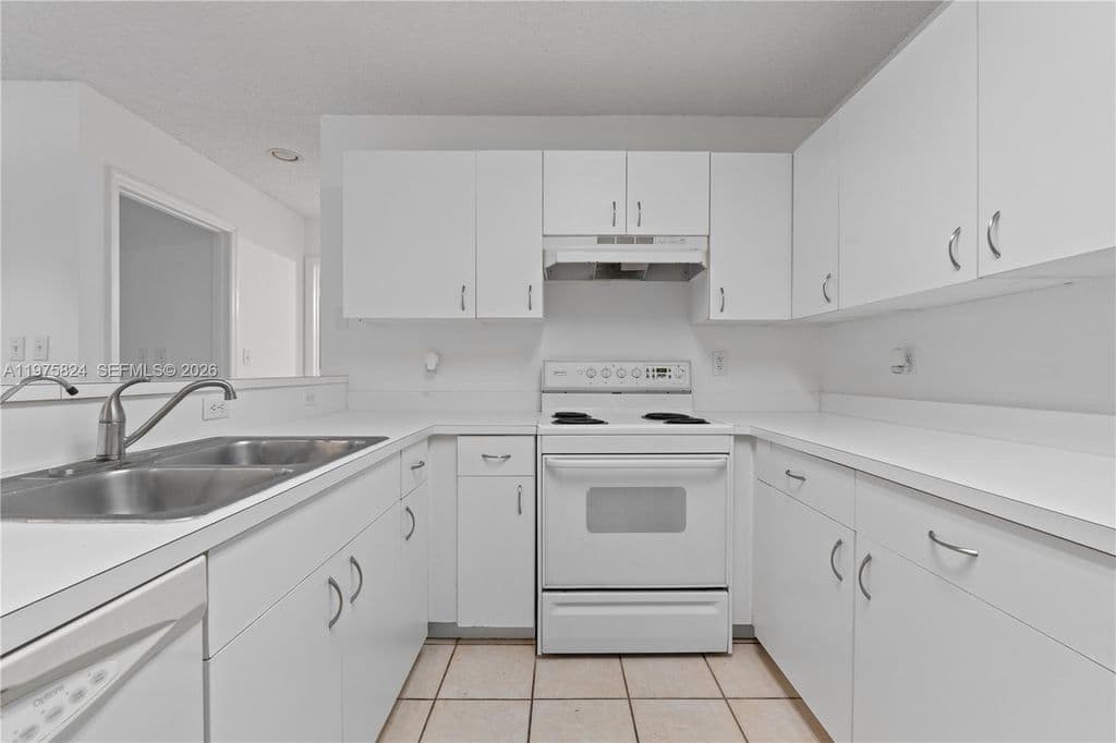 2-bedroom Condo — 10111 W Atlantic Blvd #C3