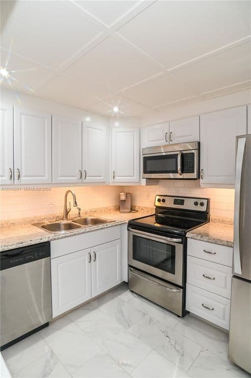 2+1 Condo — 130 Cypress Club Dr APT 324