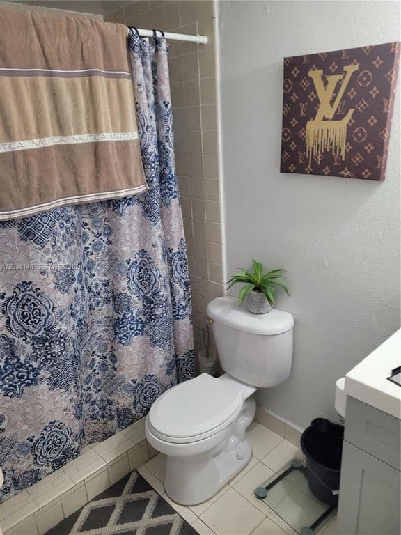 2-bedroom Condo — 18101 NW 68th Ave APT E105