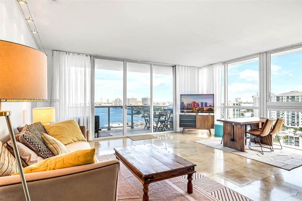 3-bedroom Condo — 7929 West Dr APT 1501