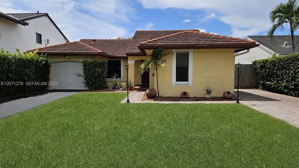 3+1 Müstakil ev — 7142 SW 103rd Court Cir