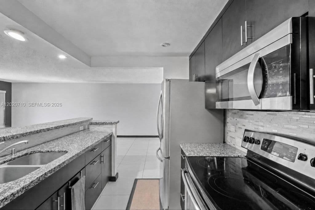 3+1 Condo — 15430 SW 82nd Ln APT 622