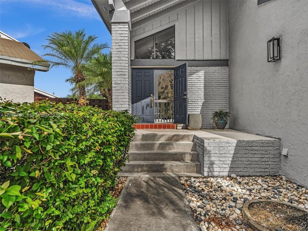 2+1 Müstakil ev — 4224 SW 148th Pl
