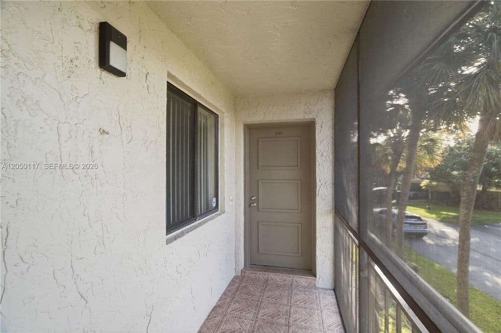 2-bedroom Condo — 16252 Laurel Dr #201