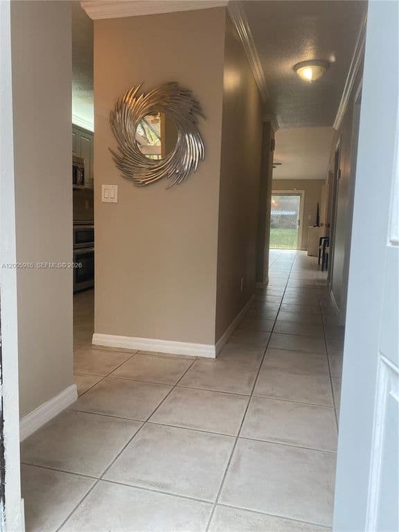 3+1 Mülk — 803 SW 119th Way