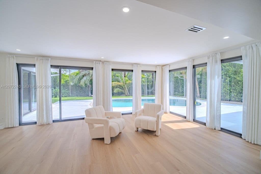 4+1 Müstakil ev — 1825 Alamanda Dr