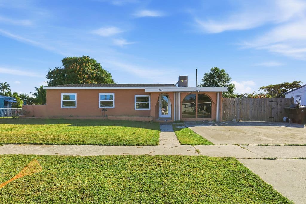 4+1 Müstakil ev — 333 Mid Pines Road