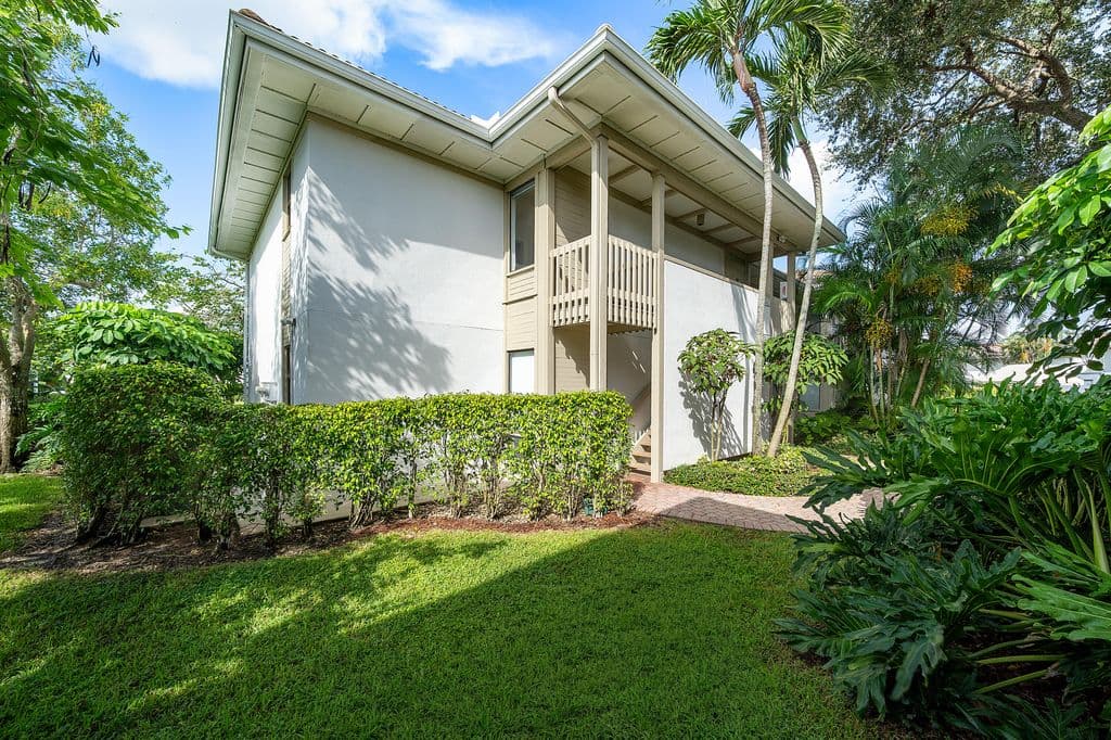 2+1 Condo — 19945 Boca West Drive #3142