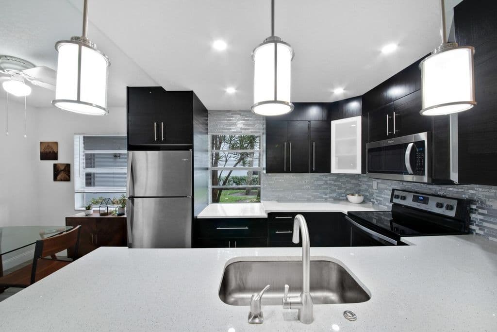 2+1 Condo — 21 Normandy A