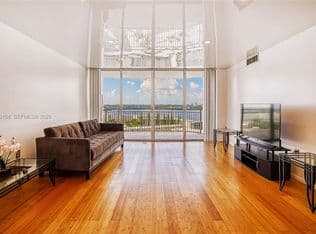 2+1 Condo — 18021 Biscayne Blvd APT 1604, North Miami Beach, 33160