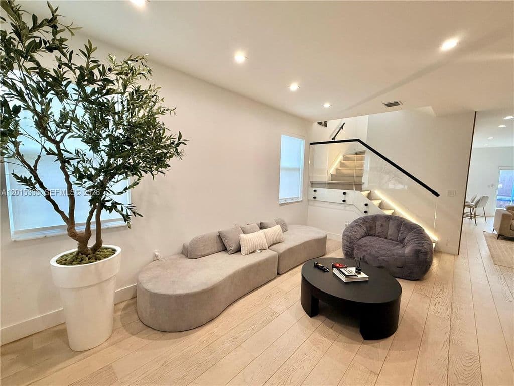 3+1 Mülk — 12750 NW 23rd Pl