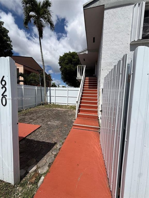 2-bedroom Condo — 8480 SW 156th Pl APT 620