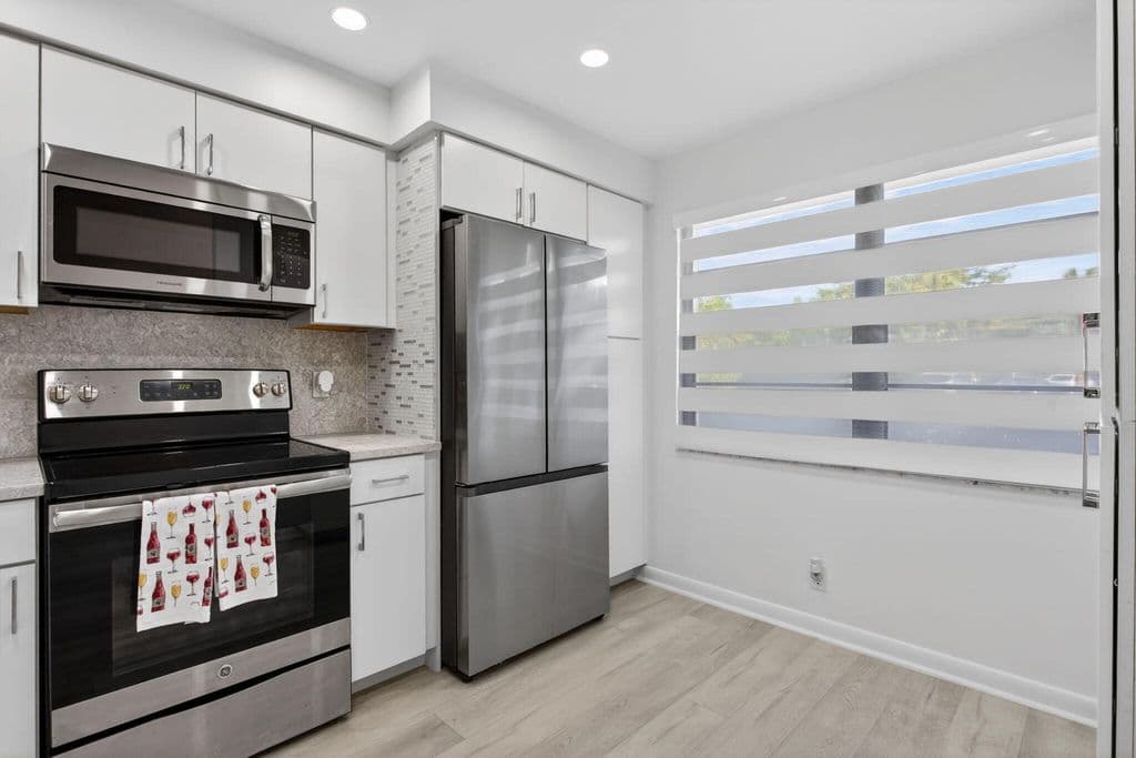 2-bedroom Condo — 3201 Portofino Pt #F1