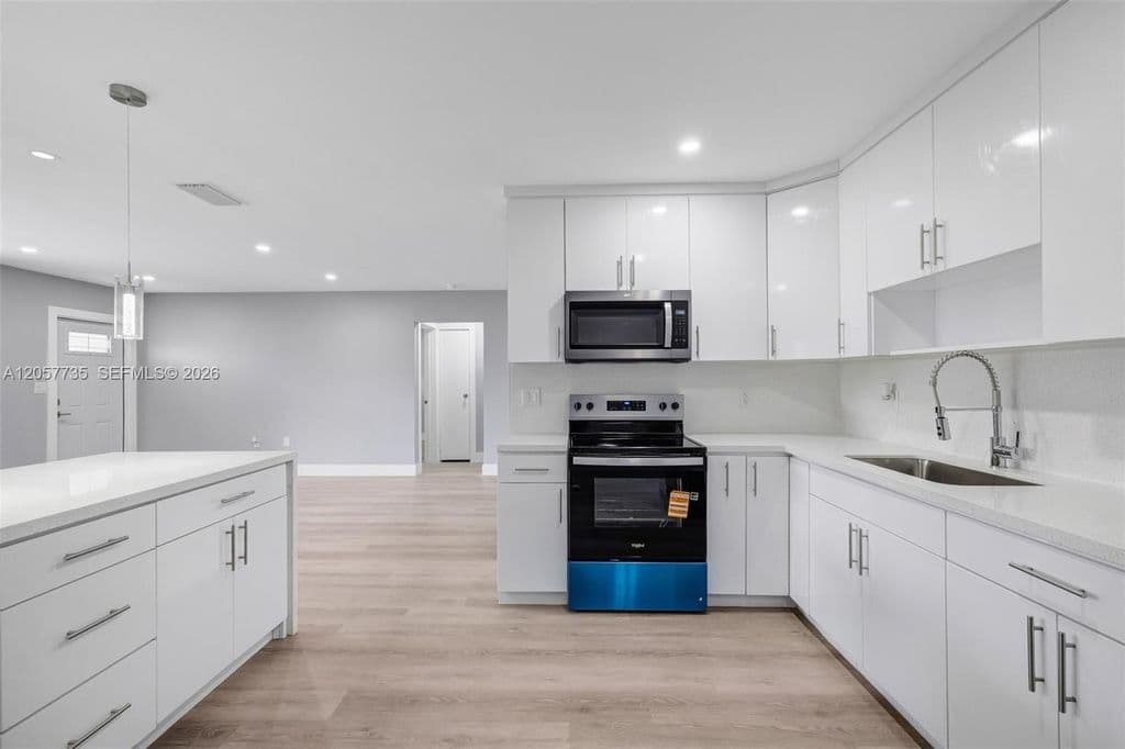 3+1 Müstakil ev — 6420 NW 26th St